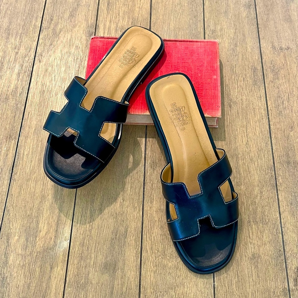 Classy Black Leather Sandal